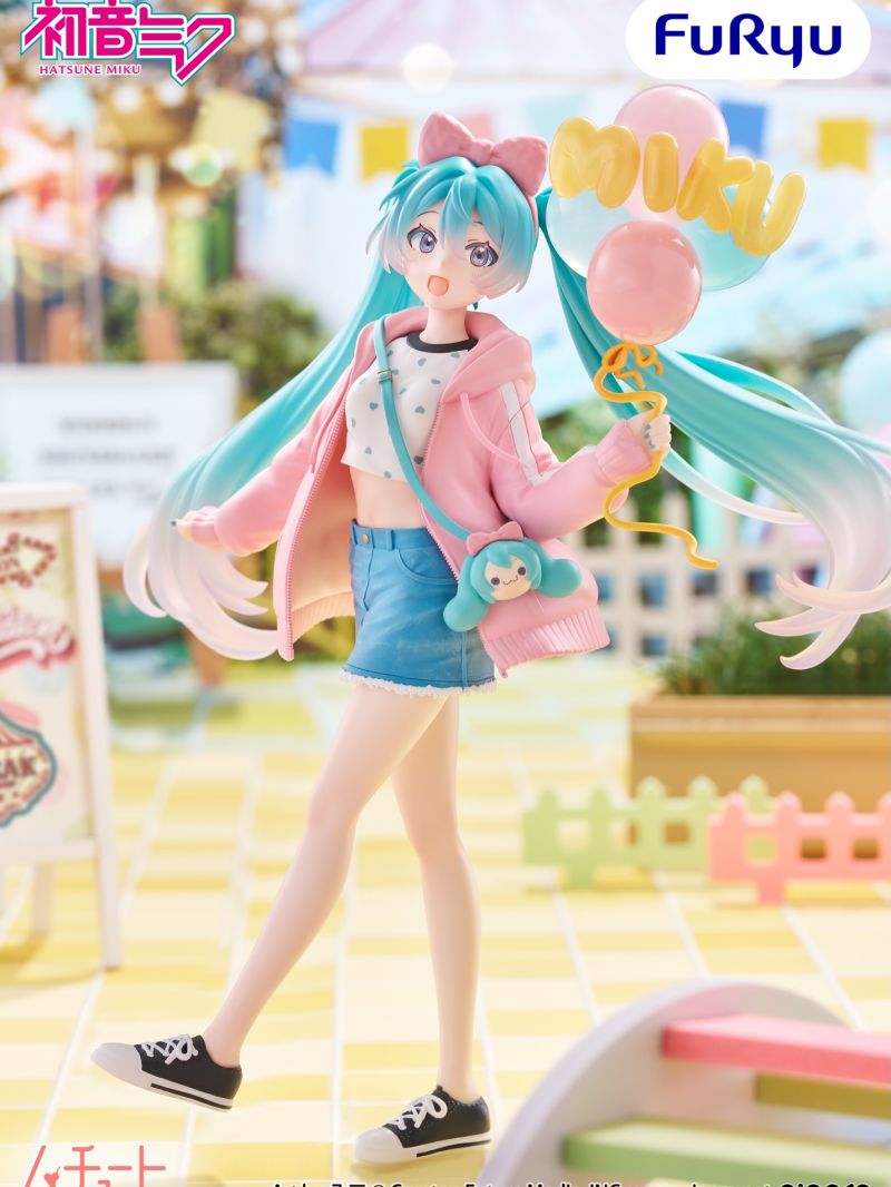 FuRyu Vocaloid Hatsune Miku Muchute Park Date Figure - Image 1