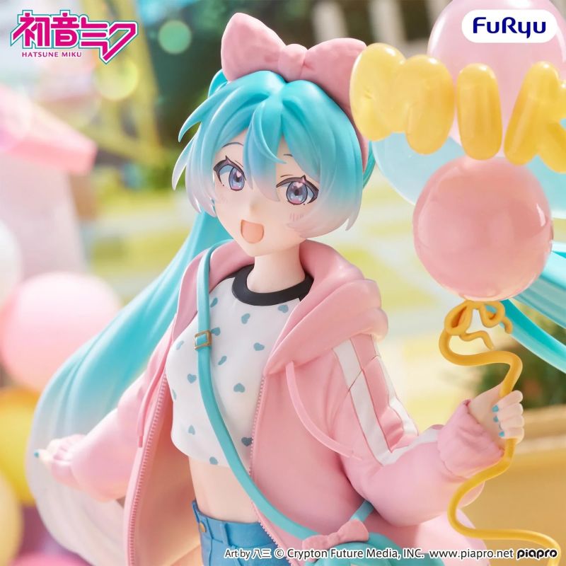 (Pre-order) SEGA Vocaloid Prize Figure Theme Park Date Ver. Hatsune Miku Muchute - Image 2
